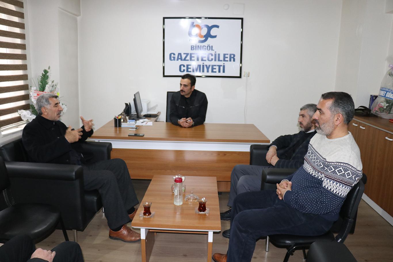 ​ Mahkum ailelerinden Bingöl Gazeteciler Cemiyetine ziyaret